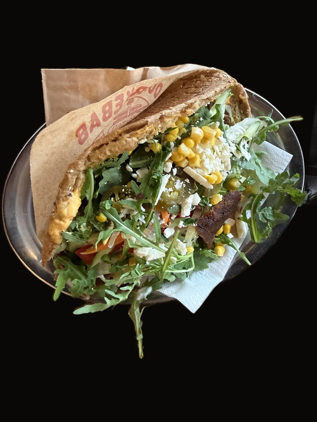 Döner Tasche im anatolischen Vollkornbrot – Dönerfleisch, Salat und Sauce